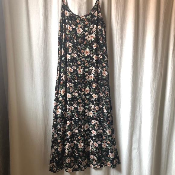 Forever 21 Floral Maxi Dress - Picture 3 of 6